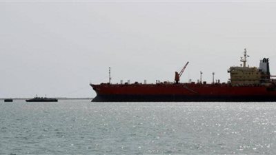 التحالف العربي يحبط محاولة حوثية لاستهداف سفينة تجارية بالبحر الأحمر