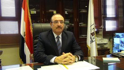 محافظ بني سويف يتفقد مصابي حادث الطريق الصحراوي