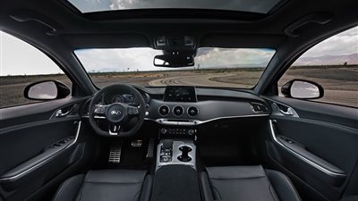 كيا تعتمد على المحركات الوسطى في سيارتها