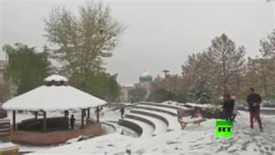 بالفيديو.. غلق طرق إيران بسبب سقوط ثلوج وأمطار