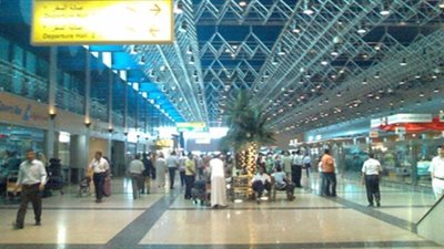 مطار القاهرة يرحل 15 سودانيا لمخالفتهم شروط الإقامة