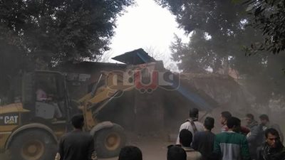 استرداد أملاك الري من أباطرة الأراضي بالقليوبية (صور)