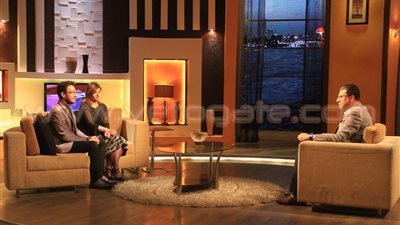 بالصور.. أحمد زاهر وزوجته ضيفا عمرو الليثي في «بوضوح» الليلة