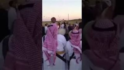 بالفيديو.. «وصلة رقص» لفتاة على أغاني فرقة شعبية بالسعودية