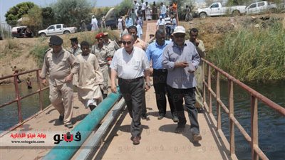 بالفيديو.. محافظ أسوان في «دراو» لحل أزمة «انقطاع المياه»