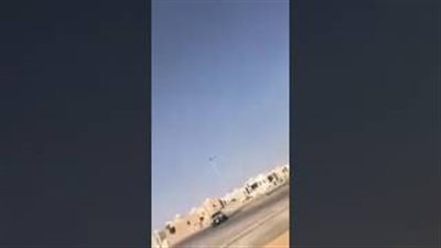 بالفيديو.. شاب يهاجم فتاة بسيارته أثناء عودتها من عملها بالسعودية