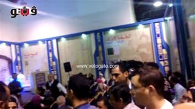 مشادة كلامية مع «خالد حبيب» بندوته في معرض الكتاب (فيديو)