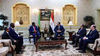 رئيس وزراء تنزانيا يزور العاصمة الإدارية ويتفقد مشروعاتها