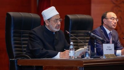 كلمة شيخ الأزهر في احتفال تقلده الدكتوراه الفخرية في كازاخستان.. الإمام الأكبر: مناهج التعليم في الأزهر ترجمة لروح الإسلام.. حضارة الإسلام قامت على الوحي والعقل والأخلاق