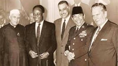 إحسان عبد القدوس يكتب: ثلاثة كان لا يمكن أن يجتمعوا