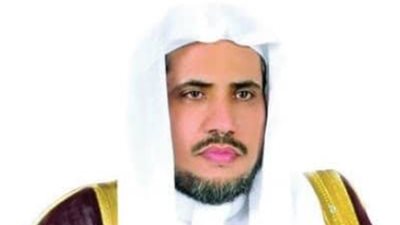 أمين رابطة العالم الإسلامي يعزي شيخ الأزهر في وفاة شقيقته