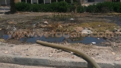 بالصور.. أهالي الغردقة: طريق «المرحاض الكبير» يغضب السياح