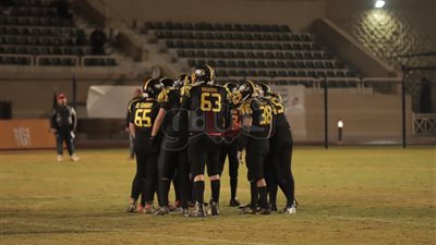 «إيجلز» يفوز على «وولفز» بدوري كرة القدم الأمريكية (صور)