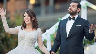 شائعات أزعجت فنانين.. القبض على عمرو يوسف وكندة علوش بتهمة حيازة هيروين.. غناء عمرو دياب لدينا الشربيني «برج الحوت».. خطوبة إليسا ووديع النجار.. وطرد شريهان لنجل أحمد السقا