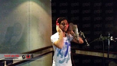 بالصور.. أحمد جمال ينتهي من تسجيل دعاء «جئت إليك»