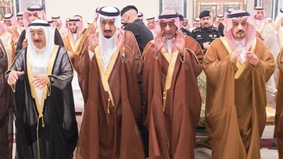 بالفيديو.. صلاة الجنازة على جثمان سعود الفيصل بالحرم المكي