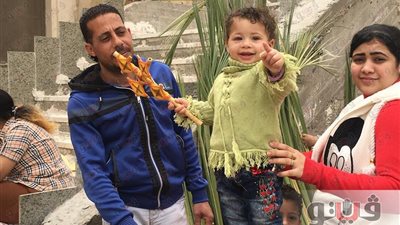 بالفيديو.. أقباط الإسماعيلية يؤدون قداس أحد السعف وسط تشديدات أمنية