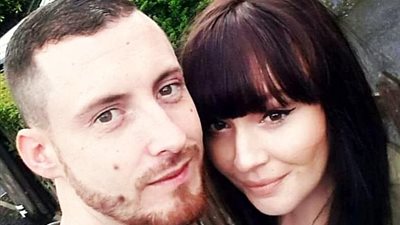 بالصور.. امرأة تتعرض لاعتداء مروع على يد حبيبها السابق