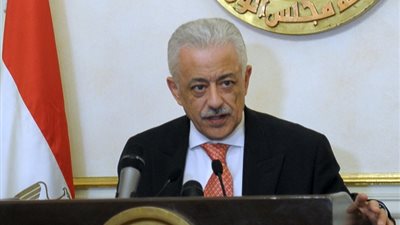 وزير التعليم يهنئ أوائل الدبلومات الفنية