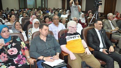 «اقتصاد القاهرة» تناقش كتاب «حكاية مصرية» لوزير التموين الأسبق (صور)