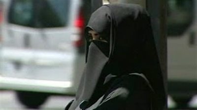 بالفيديو.. «بي بي سي» تسلط الضوء على حظر النقاب في فرنسا