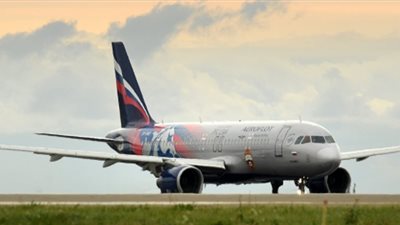 بعد عامين من التفتيشات الأمنية الروسية.. تفاصيل استقبال مطار القاهرة لأول رحلة طيران من موسكو.. إيروفلوت ومصر للطيران يعلنان خطة أسعارهما.. وخبير سياحي: السائح الروسي يهوى السياحة الشاطئية