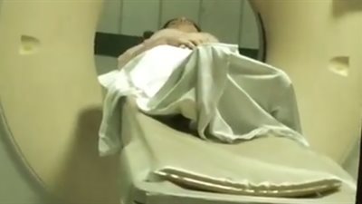 بالفيديو.. مى سليم تجرى أشعة على المخ بعد نجاتها من حادث تصادم