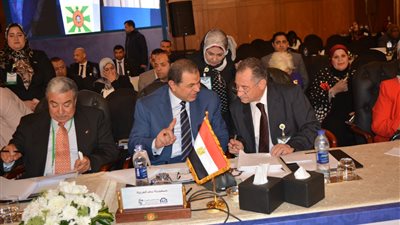 عقد ملتقى دولي للتضامن مع عمال وشعب فلسطين (صور)