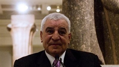 زاهي حواس يلقي محاضرة عن أسرار الأهرامات والفراعنة بجامعة هليوبوليس