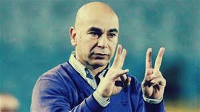 حسام حسن يشرح بالفيديو للاعبيه نقاط ضعف فريق النصر