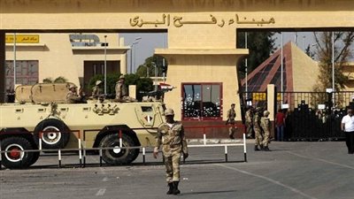 حكومة غزة: العمل في معبر 