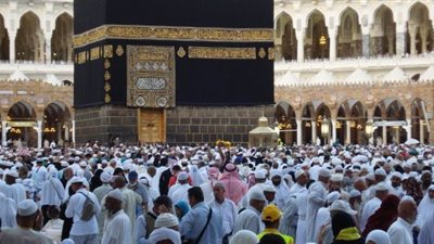 انتشار الخدمات المرورية بمحيط نادي الزراعيين تزامنا مع قرعة حج الجيزة