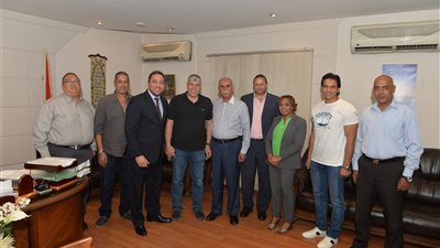 شوبير يزور نادي الطيران ضمن جولته الانتخابية (صور)