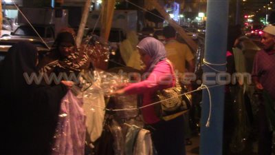 بالفيديو والصور.. جمعية «التحدي» تنظم معرض ملابس للمحتاجين بمطروح