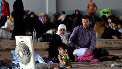 تركيا توقف تسجيل السوريين في إسطنبول