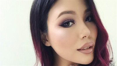 بالصور.. معلمة تستقيل من وظيفتها لتصبح خبيرة مكياج