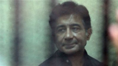 وصول عز لمحكمة التجمع الخامس لمحاكمته في