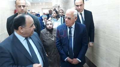 وزير المالية ومحافظ بورسعيد يتفقدان الوحدات الصحية