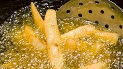 طبيبة تحذر من 5 أطعمة مدمرة للأسرة