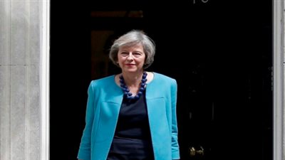 رئيسة وزراء بريطانيا: «نقف كتفا بكتف بجانب فرنسا»