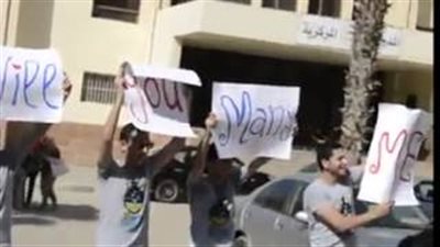 بالفيديو.. فتاة تطلب الزواج العلني من شاب