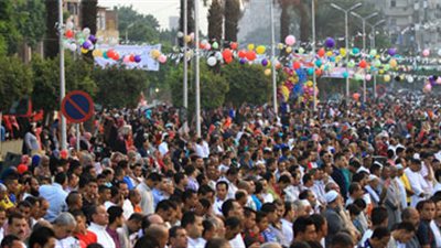 تكثيف الخدمات المرورية أمام المساجد وساحات صلاة العيد في القاهرة