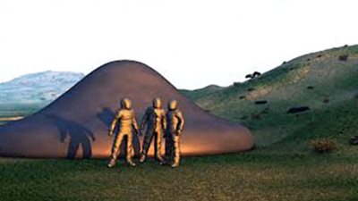 بالصورة.. عائلة بريطانية تزعم رؤية فضائيين على الأرض