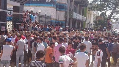 بالصور.. احتشاد جماهير الزمالك للحصول على تذاكر «صن دوانز»