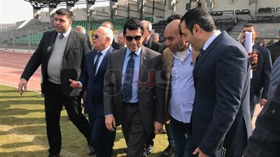 وزير الرياضة يتفقد إستاد المصري استعدادا لاستضافة أمم أفريقيا (صور)