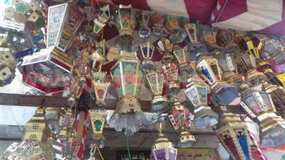 بالفيديو والصور.. ارتفاع أسعار فوانيس رمضان بأسواق الإسكندرية