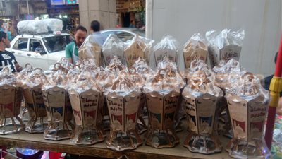 بالصور.. فوانيس رمضان «للأغنياء فقط».. 30% ارتفاع في الأسعار عن العام الماضي.. تزايد الإقبال على «المستورد»..20 جنيهًا للشعبي..25 جنيهًا للبلازما..«فروع النور» تصل لـ120 