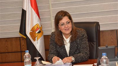 وزيرة التخطيط تشهد إطلاق أول تقرير للسعادة في العالم.. اليوم