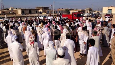 بالصور.. وقفة احتجاجية لأهالي «رأس الحكمة» بمطروح اعتراضا على التهجير