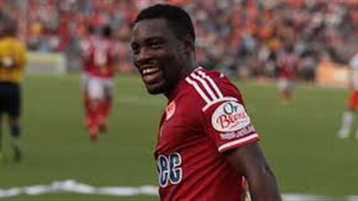 إداري الأهلي يصل مطار القاهرة لاستقبال «إيفونا»